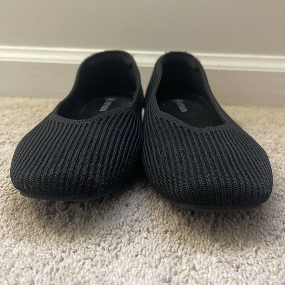 VIVAIA Margot Walker Square-Toe V-Cut Flats Size 8.5 Wide - Picture 3 of 9